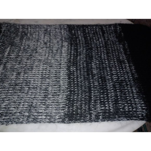 Jessica Simpson Winter Infinity Scarf Black Gray White - Picture 1 of 4